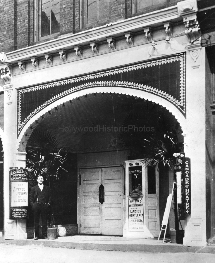 Harry Warner 1907  WM.jpg